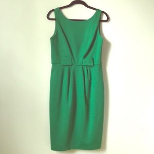 Vintage-inspired bow party shift